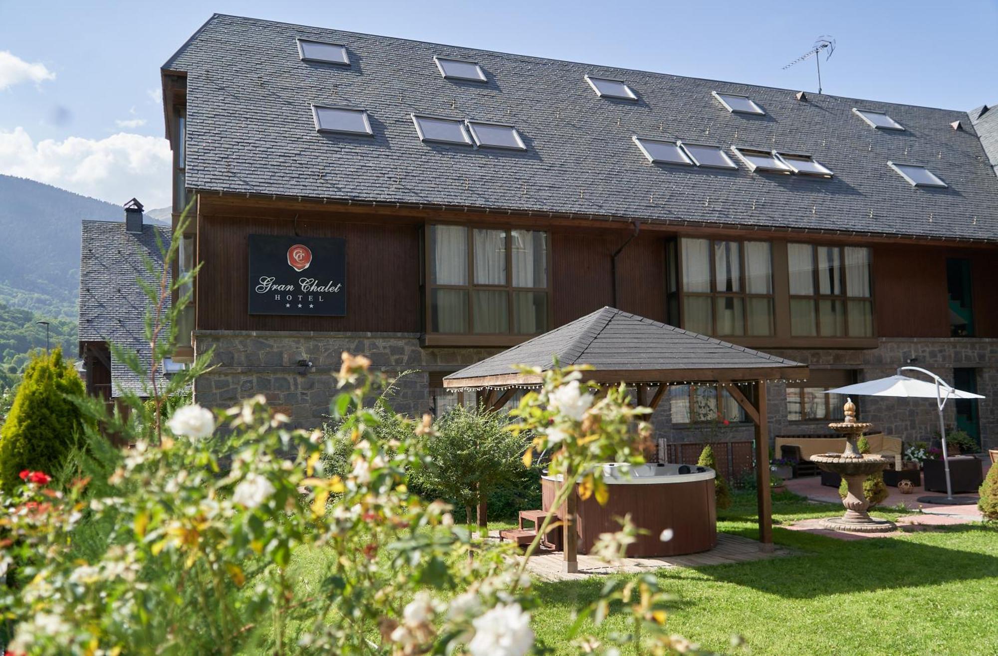 Gran Chalet Hotel & Petit Spa Vielha Ngoại thất bức ảnh